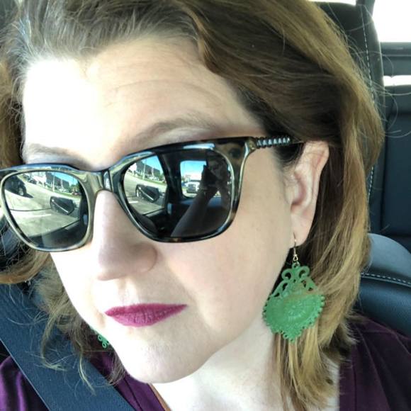 Meet your Posher, Shelley - Picture 1 of 1